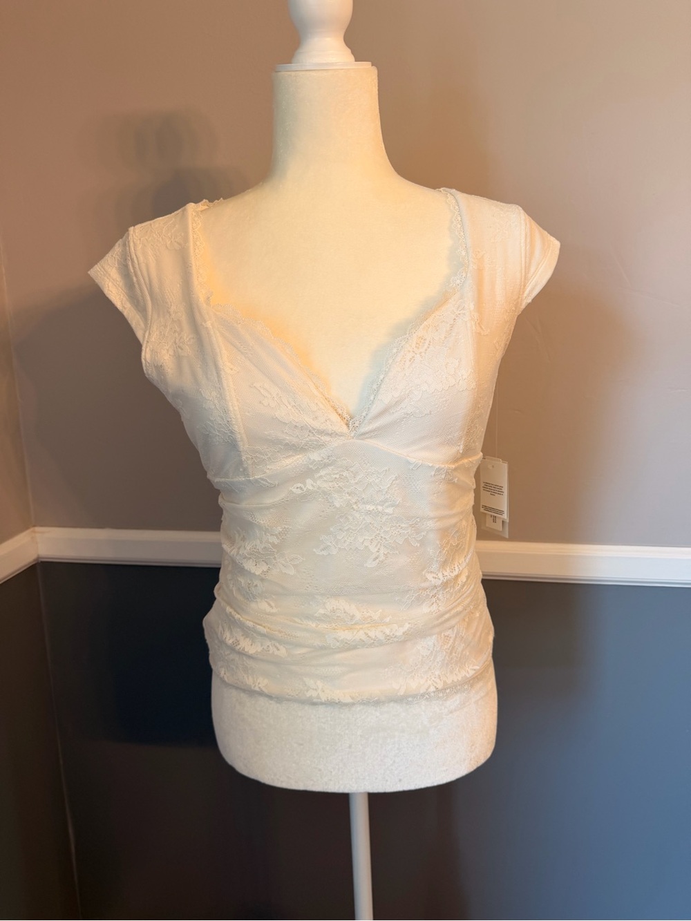 Abercrombie lace Surplice Cap Sleeve Women's Top in Cream
